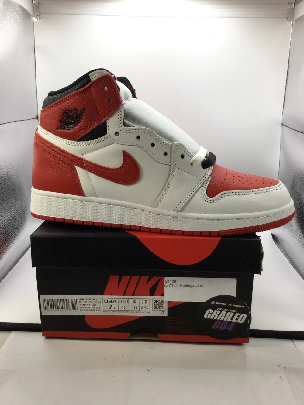 Nike Air Jordan 1 Retro High White & Red Kids Sneaker